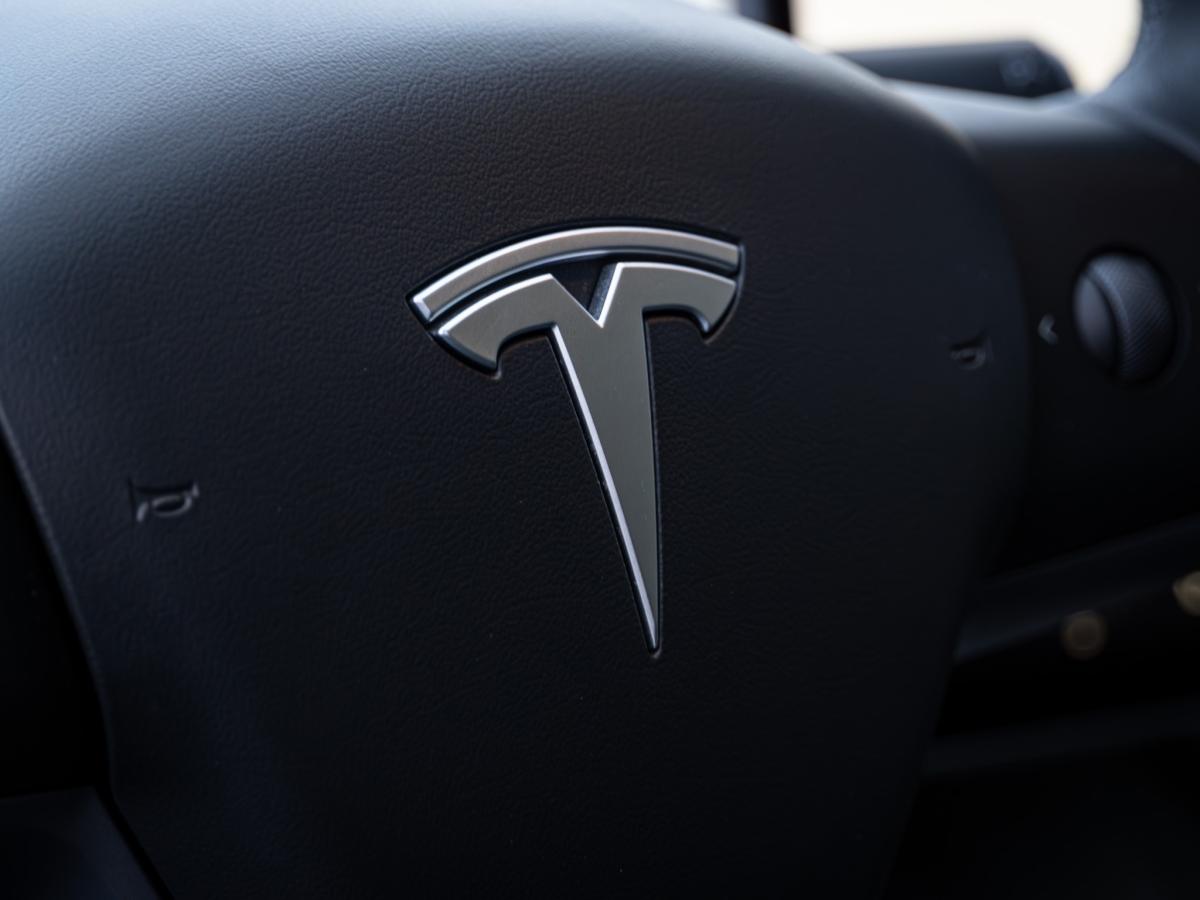 tesla-model-y-2023-eletrico-0cc