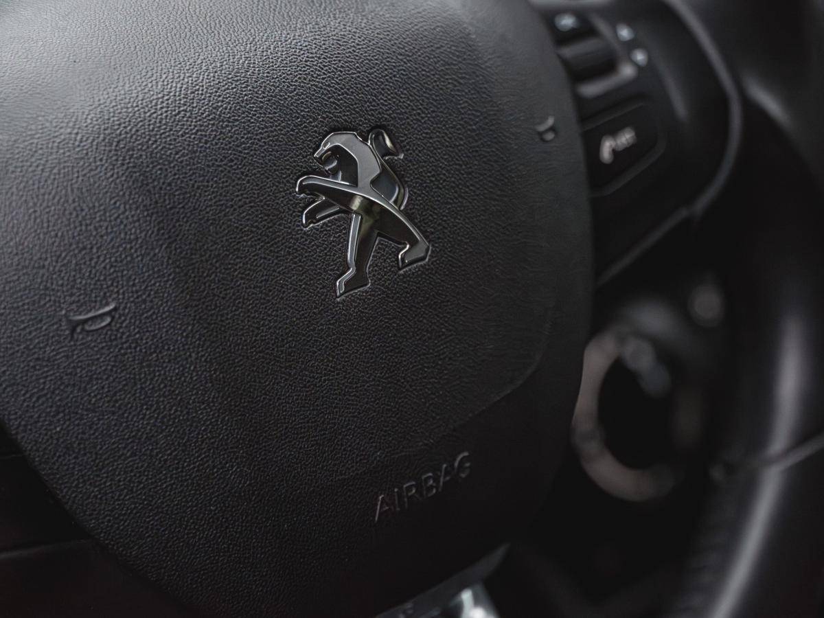 peugeot-208-2018-diesel-1560cc