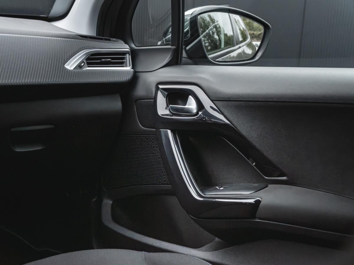 peugeot-208-2018-diesel-1560cc