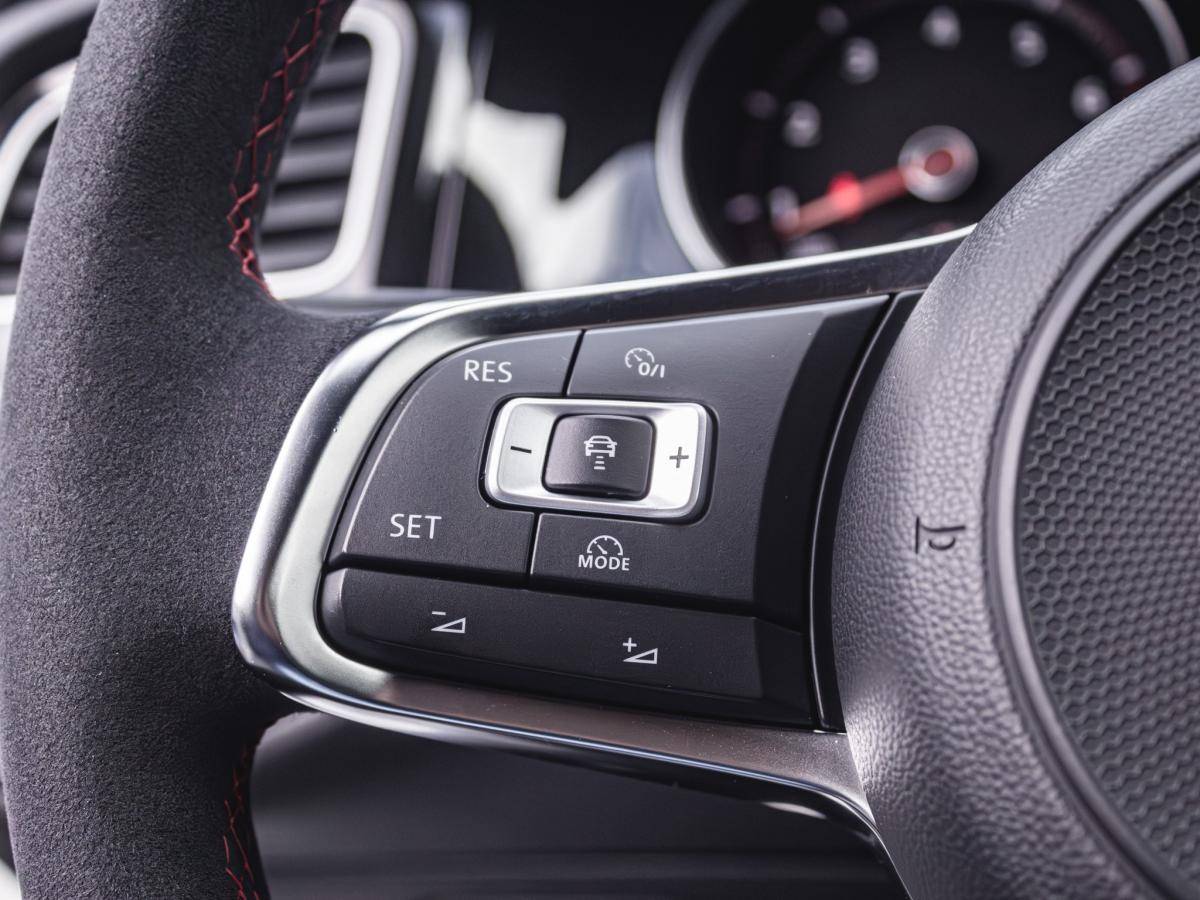 volkswagen-golf-2016-gasolina-1984cc