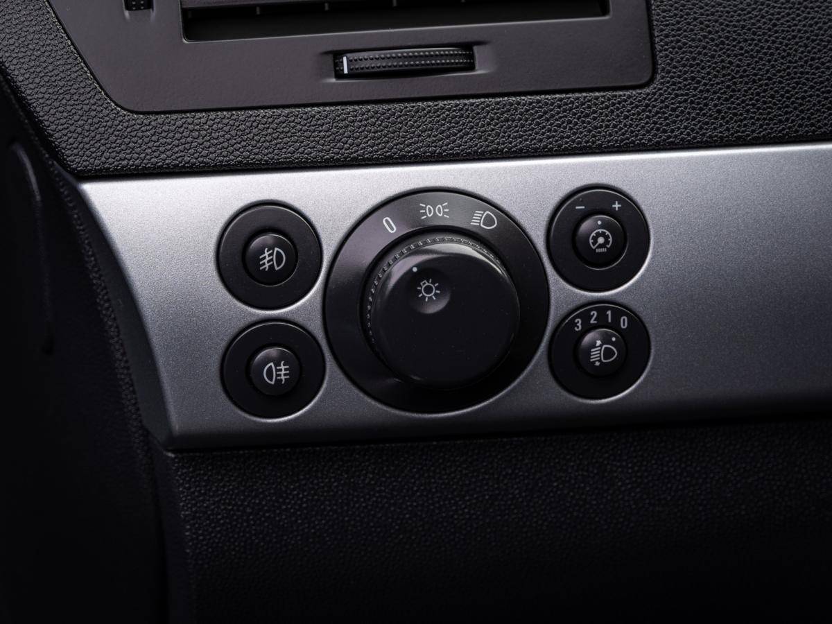opel-astra-gtc-2008-diesel-1686cc