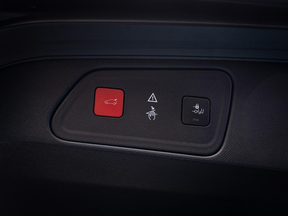peugeot-3008-2018-diesel-1499cc