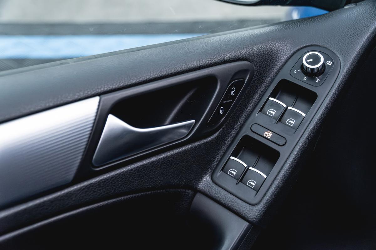volkswagen-golf-2010-gasolina-1984cc