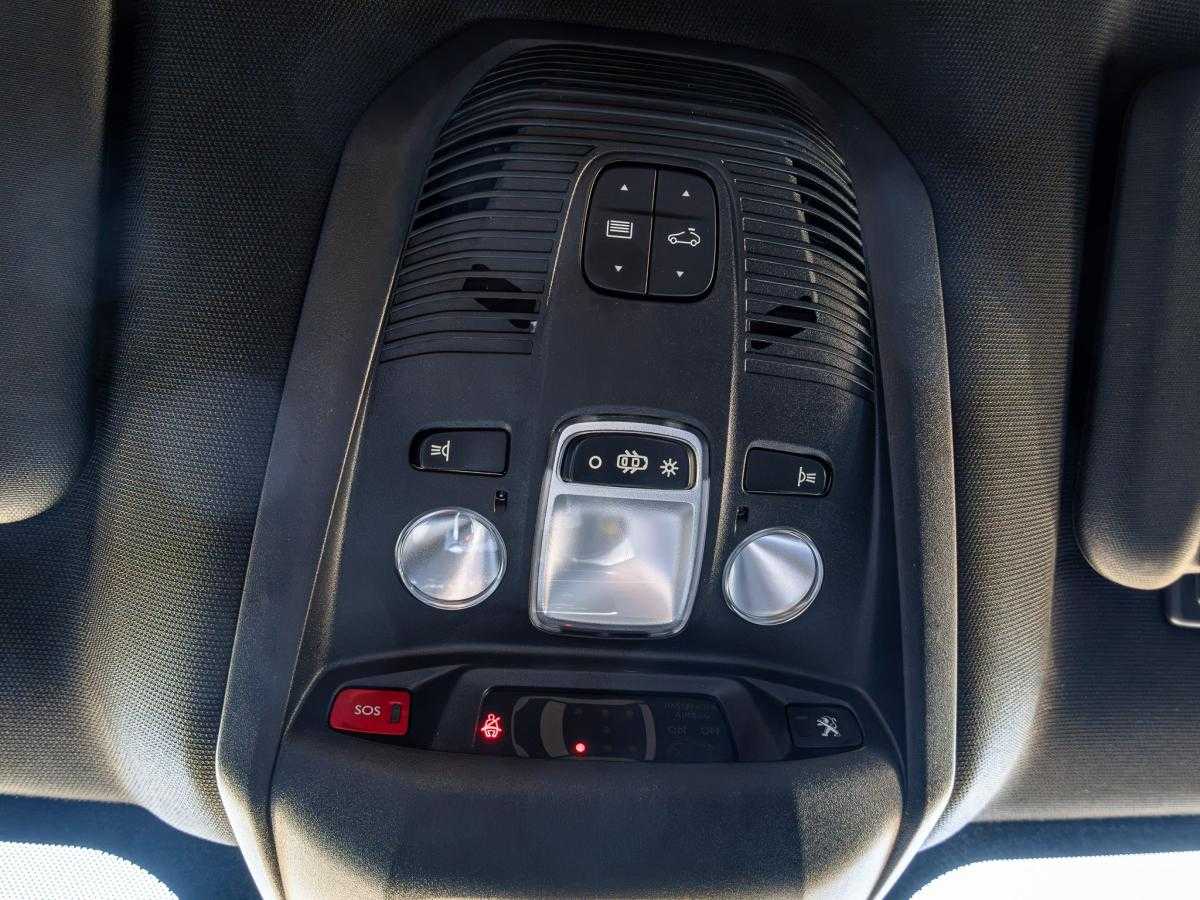 peugeot-5008-2019-diesel-1499cc