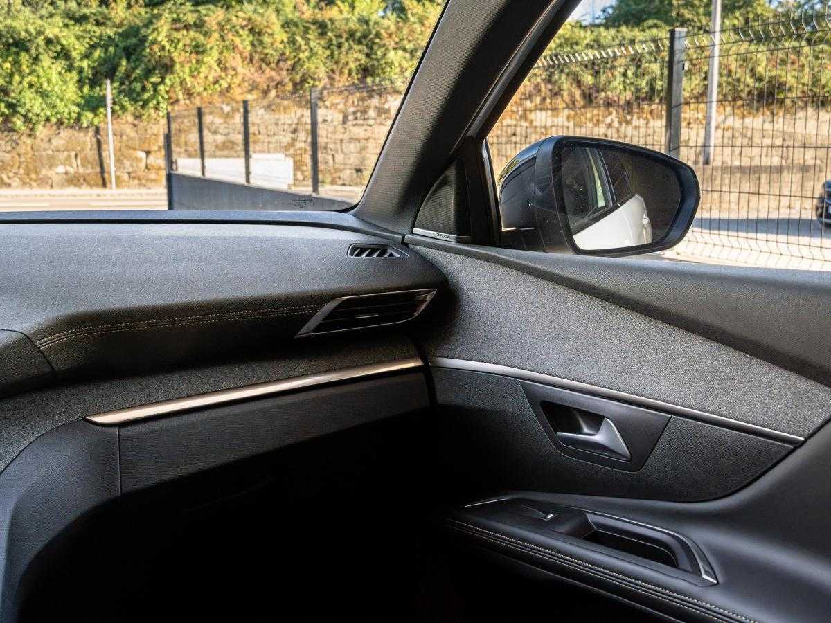 peugeot-5008-2019-diesel-1499cc