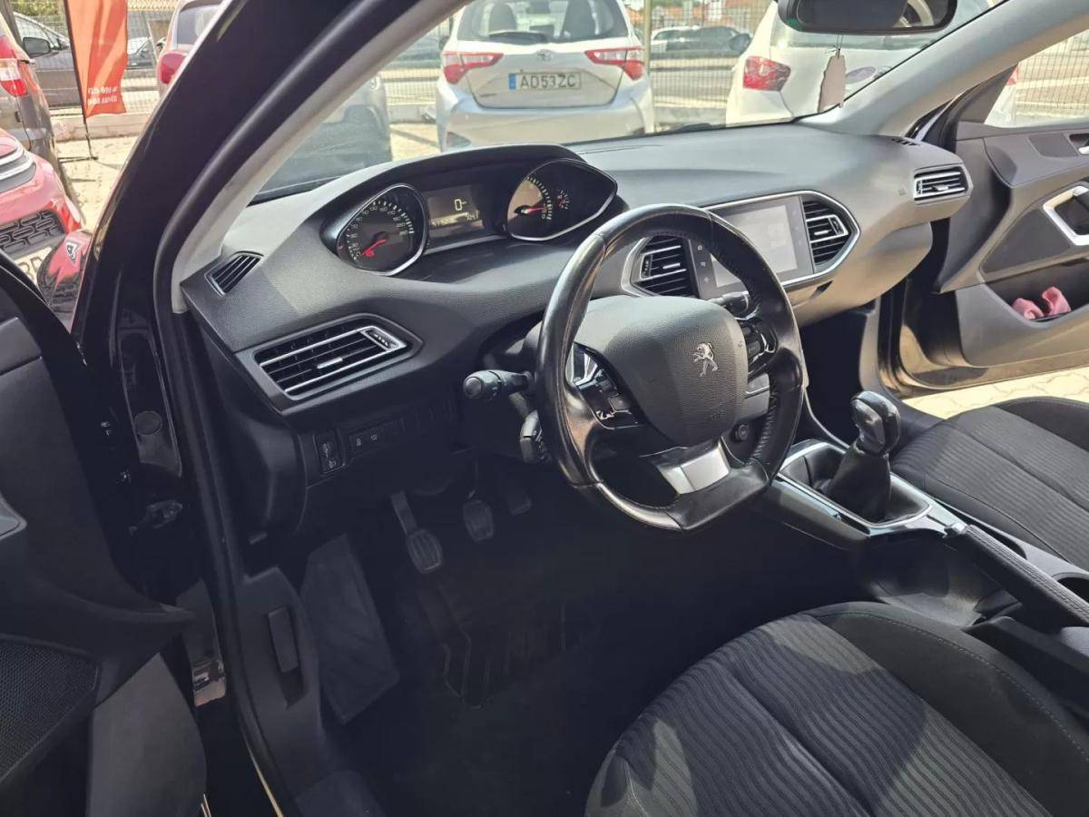 peugeot-308-2017-gasolina-1199cc