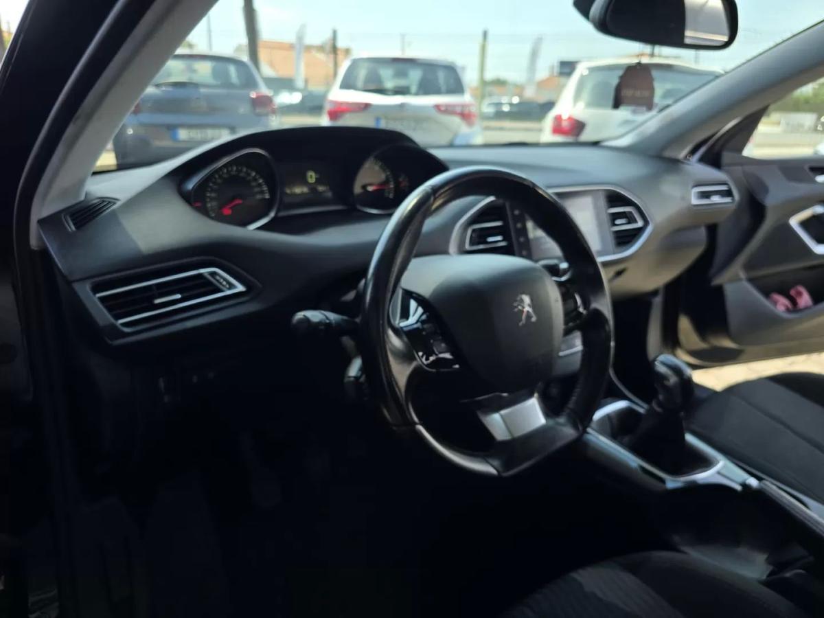 peugeot-308-2017-gasolina-1199cc