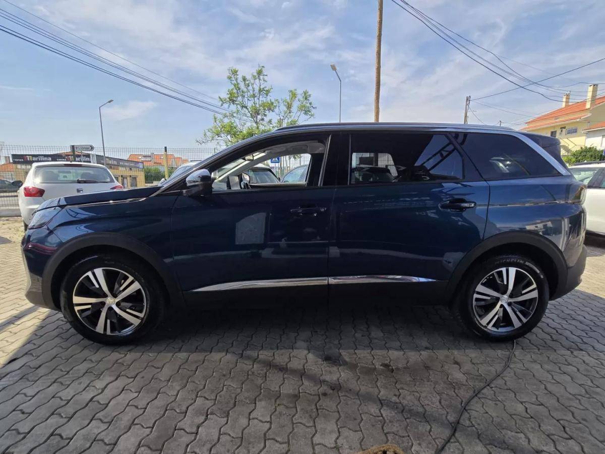 peugeot-5008-2022-diesel-1499cc