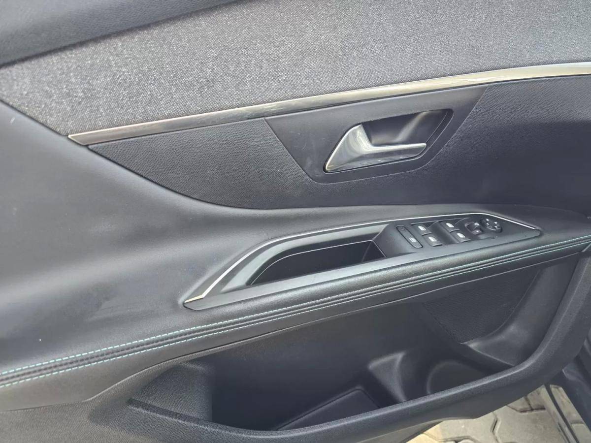 peugeot-5008-2022-diesel-1499cc