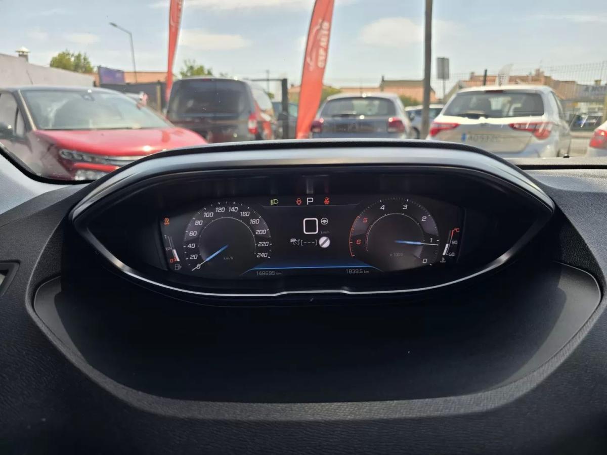 peugeot-5008-2022-diesel-1499cc