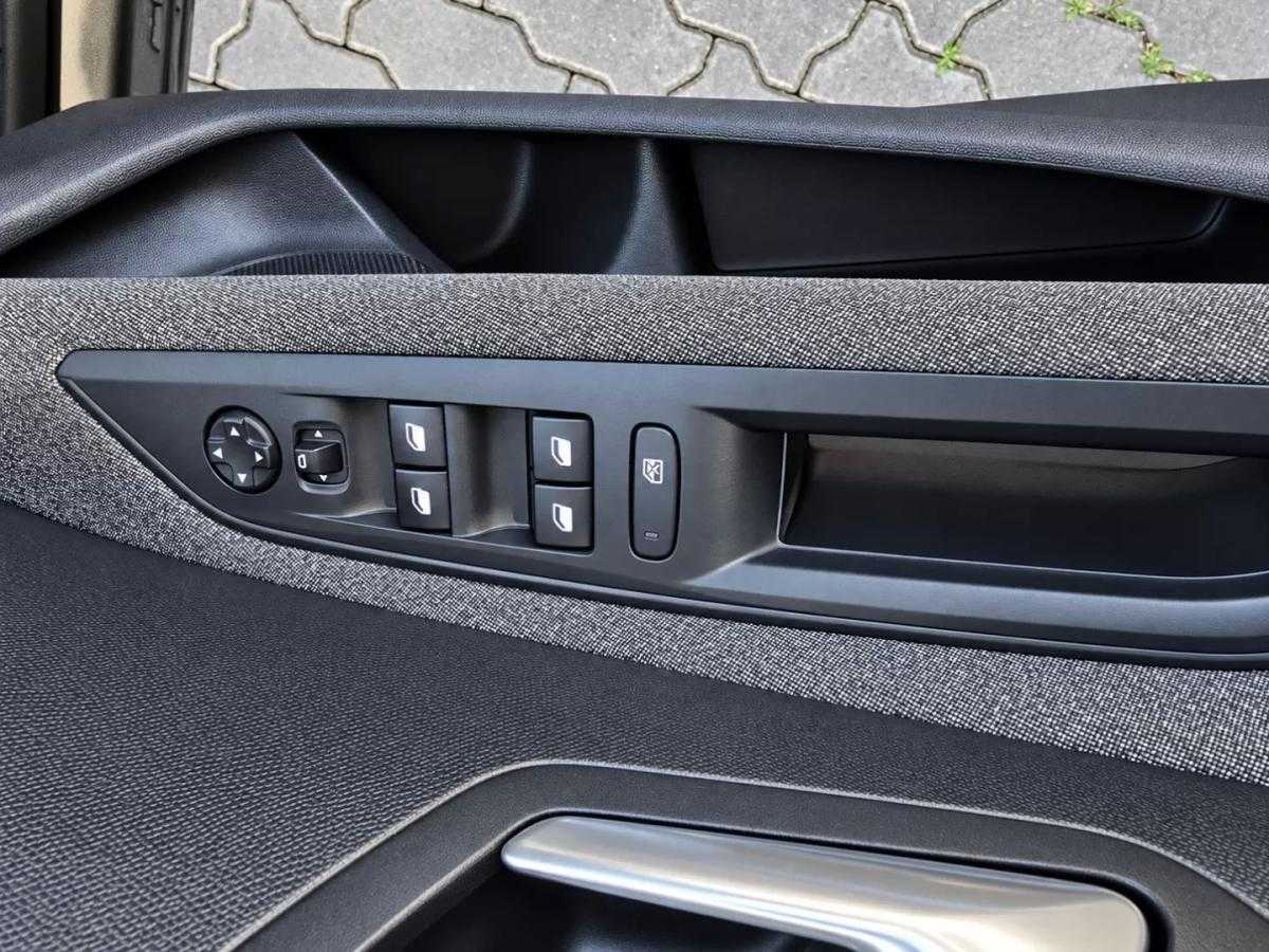 peugeot-3008-2017-diesel-1499cc