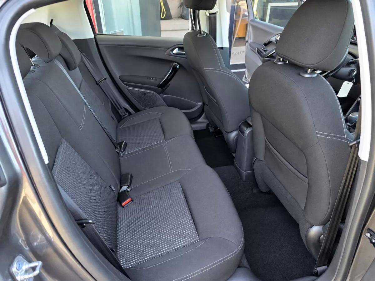peugeot-208-2017-gasolina-1199cc