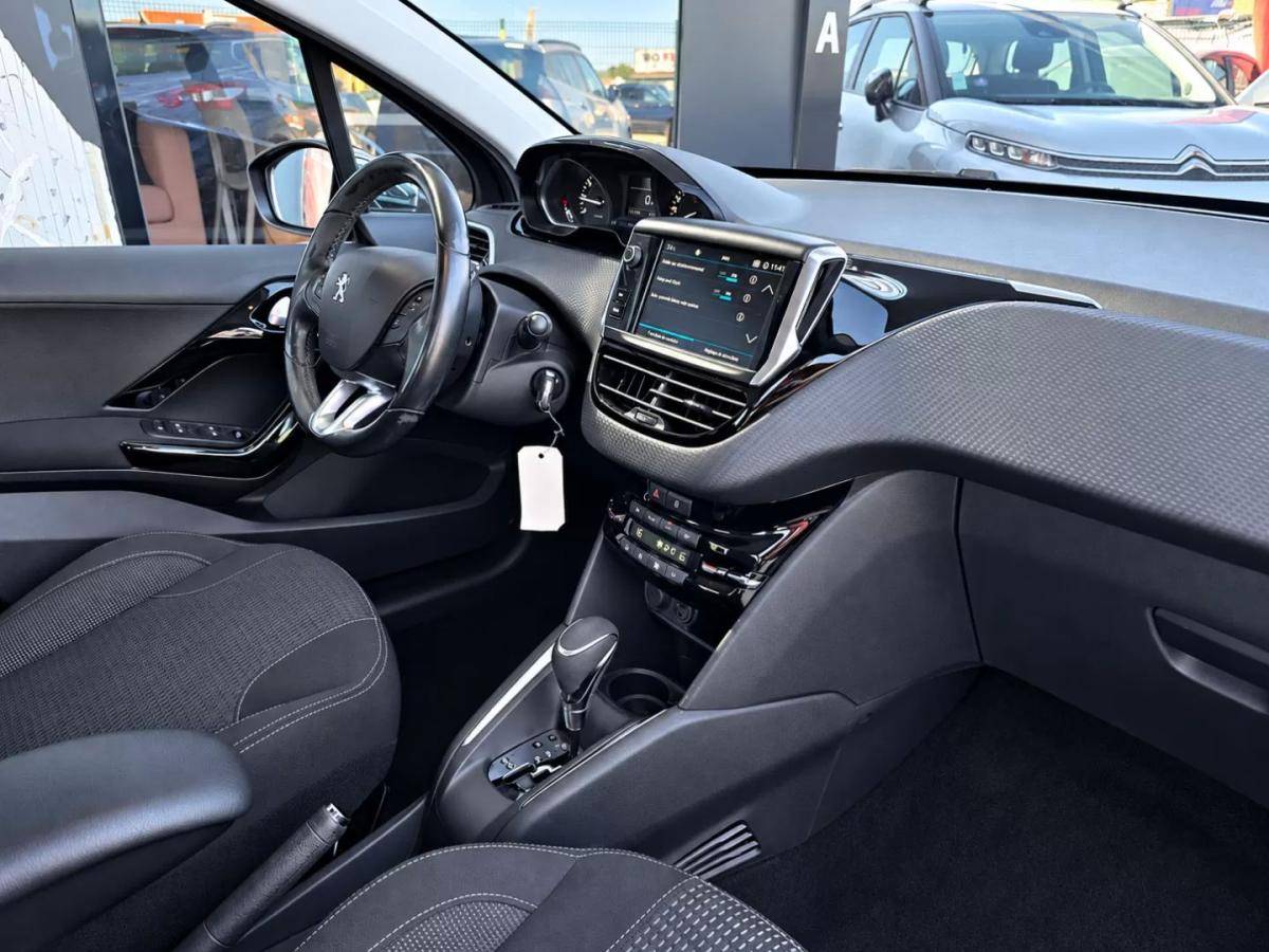 peugeot-208-2017-gasolina-1199cc