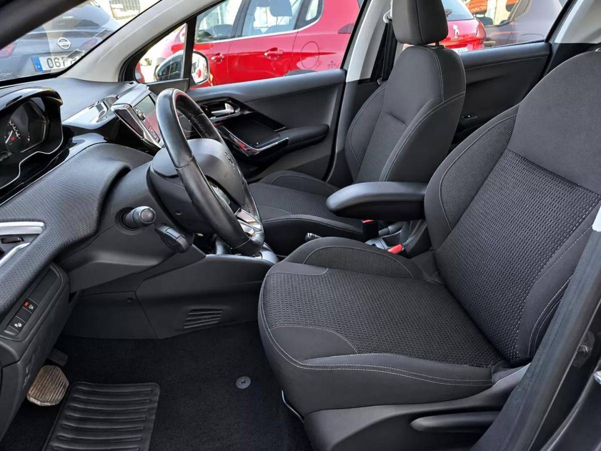 peugeot-208-2017-gasolina-1199cc