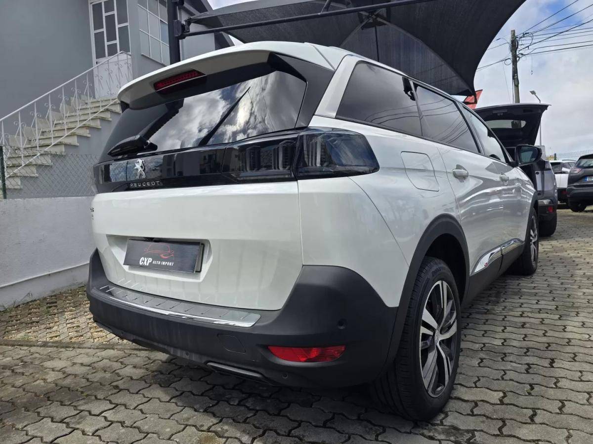 peugeot-5008-2022-diesel-1499cc