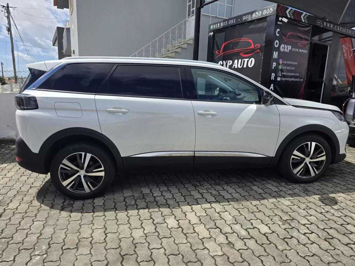 peugeot-5008-2022-diesel-1499cc