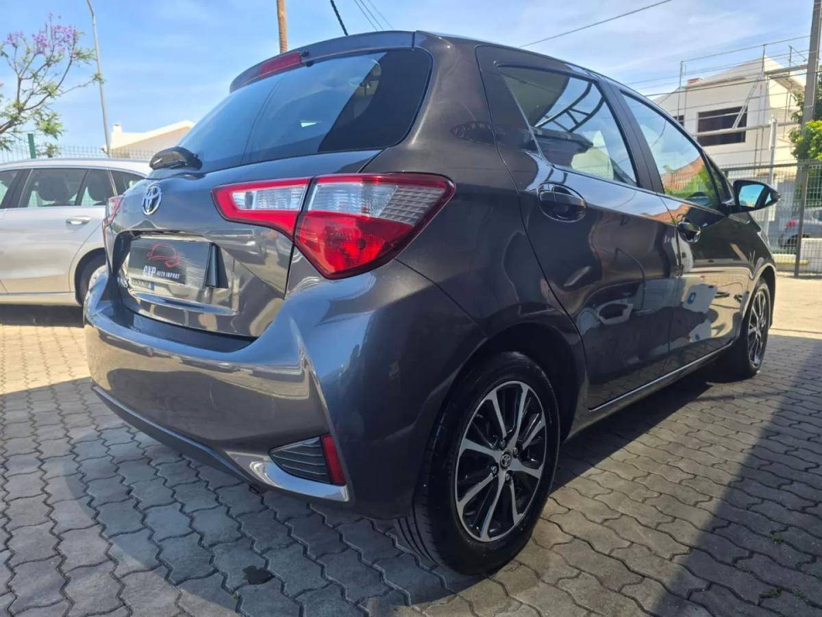 toyota-yaris-2020-gasolina-998cc