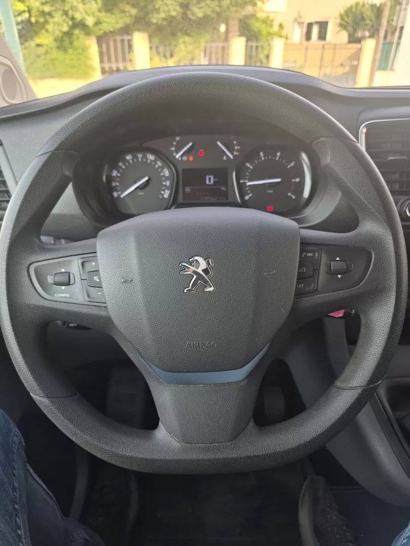 peugeot-expert-2022-diesel-2000cc