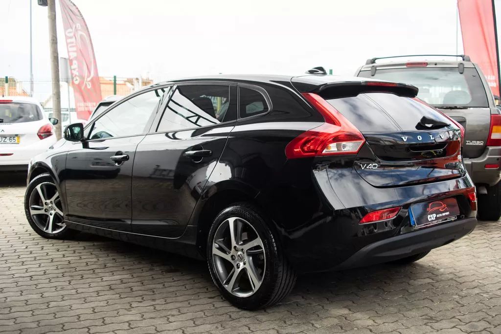 volvo-v40-2017-diesel-1969cc