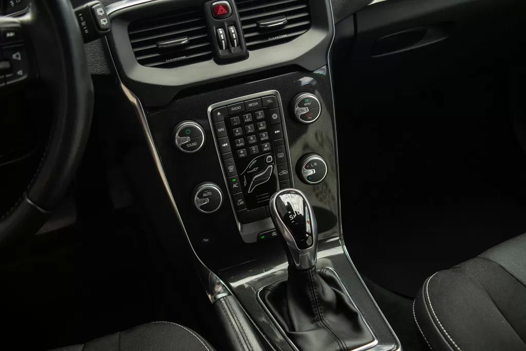 volvo-v40-2017-diesel-1969cc