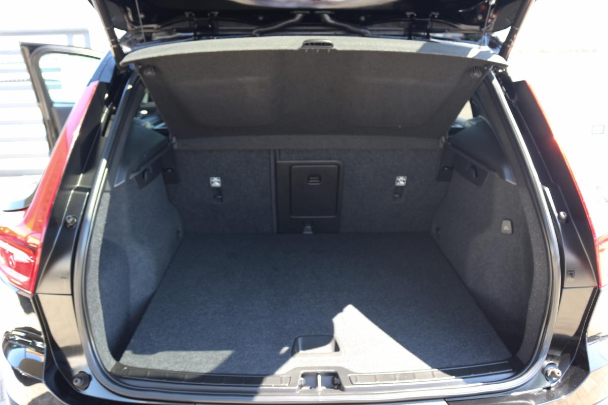 volvo-xc40-2021-hibrido-a-gasolina-1477cc