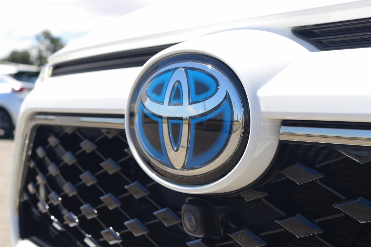 toyota-rav4-2022-hibrido-a-gasolina-2487cc