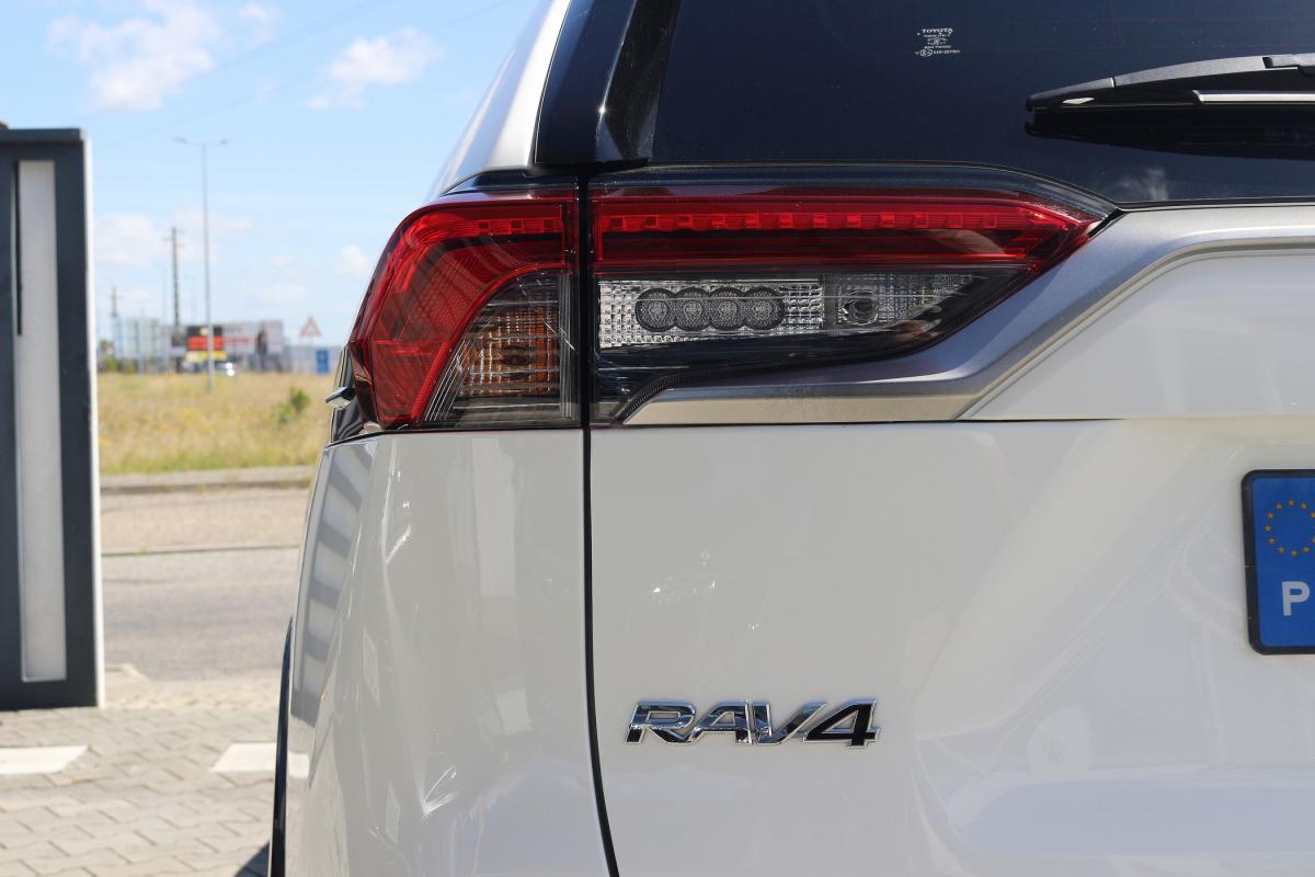 toyota-rav4-2022-hibrido-a-gasolina-2487cc