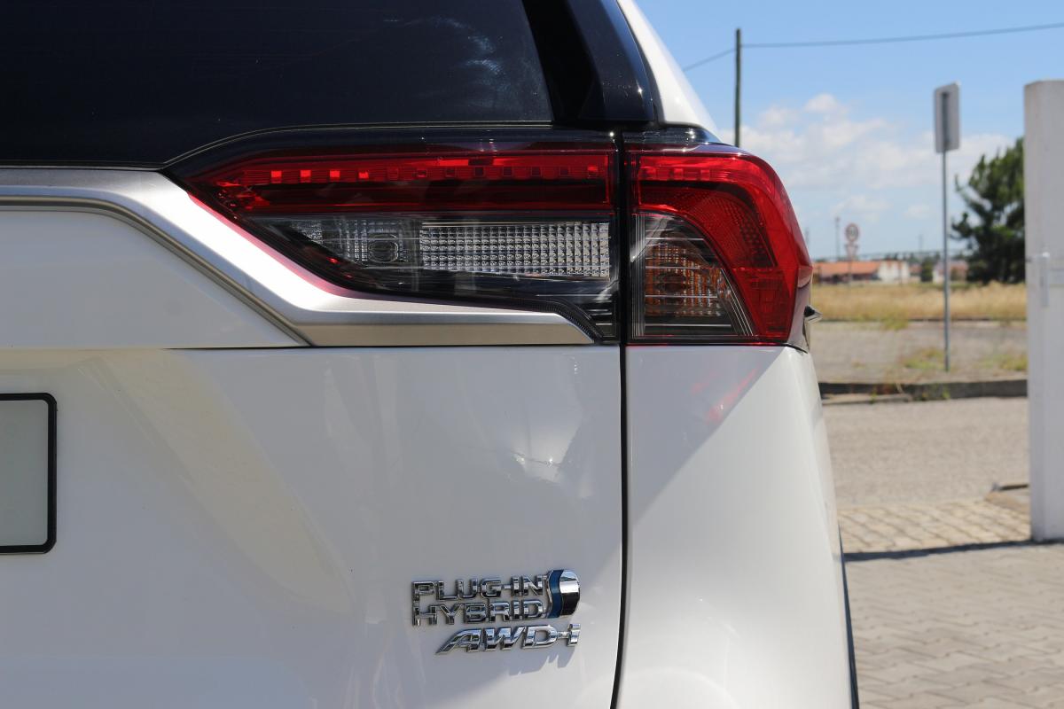 toyota-rav4-2022-hibrido-a-gasolina-2487cc