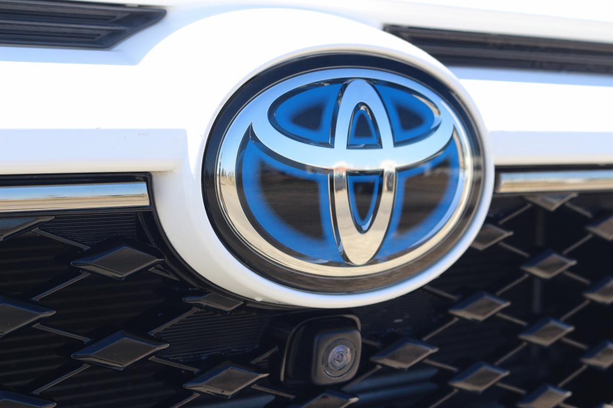 toyota-rav4-2022-hibrido-a-gasolina-2487cc