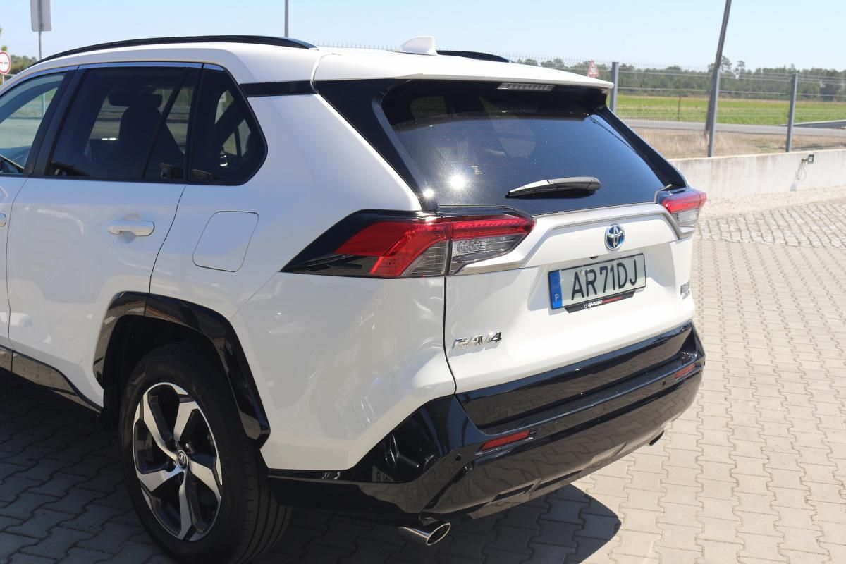 toyota-rav4-2022-hibrido-a-gasolina-2487cc