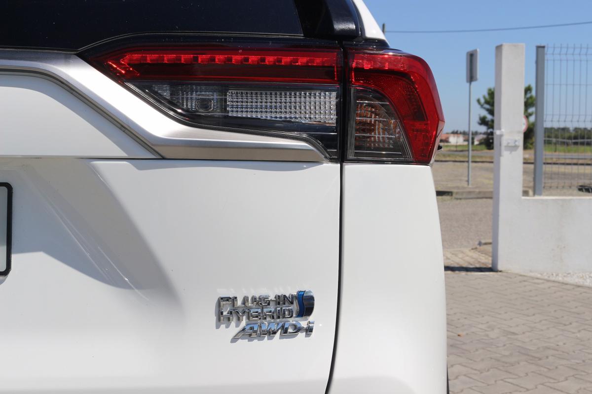 toyota-rav4-2022-hibrido-a-gasolina-2487cc