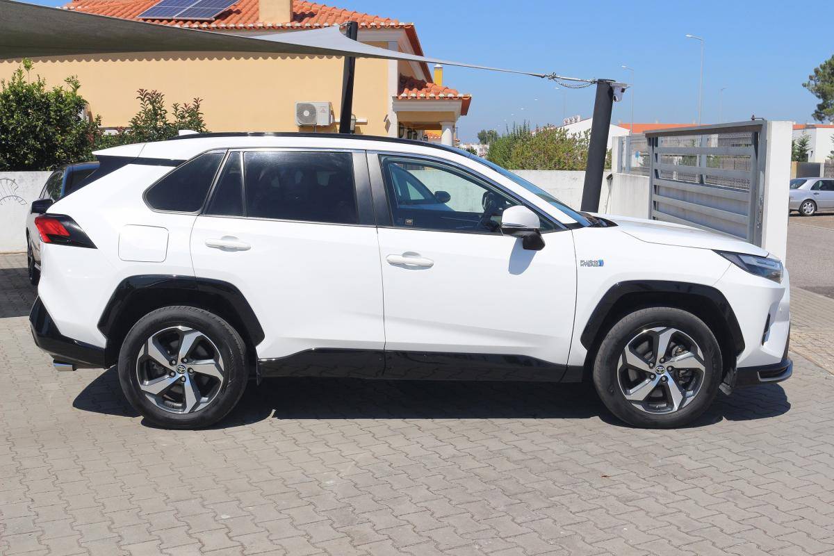 toyota-rav4-2022-hibrido-a-gasolina-2487cc