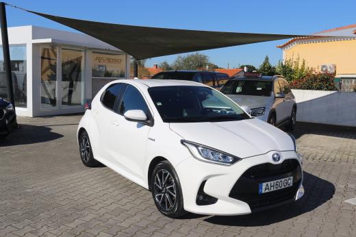 toyota-yaris-2021-hibrido-a-gasolina-1490cc