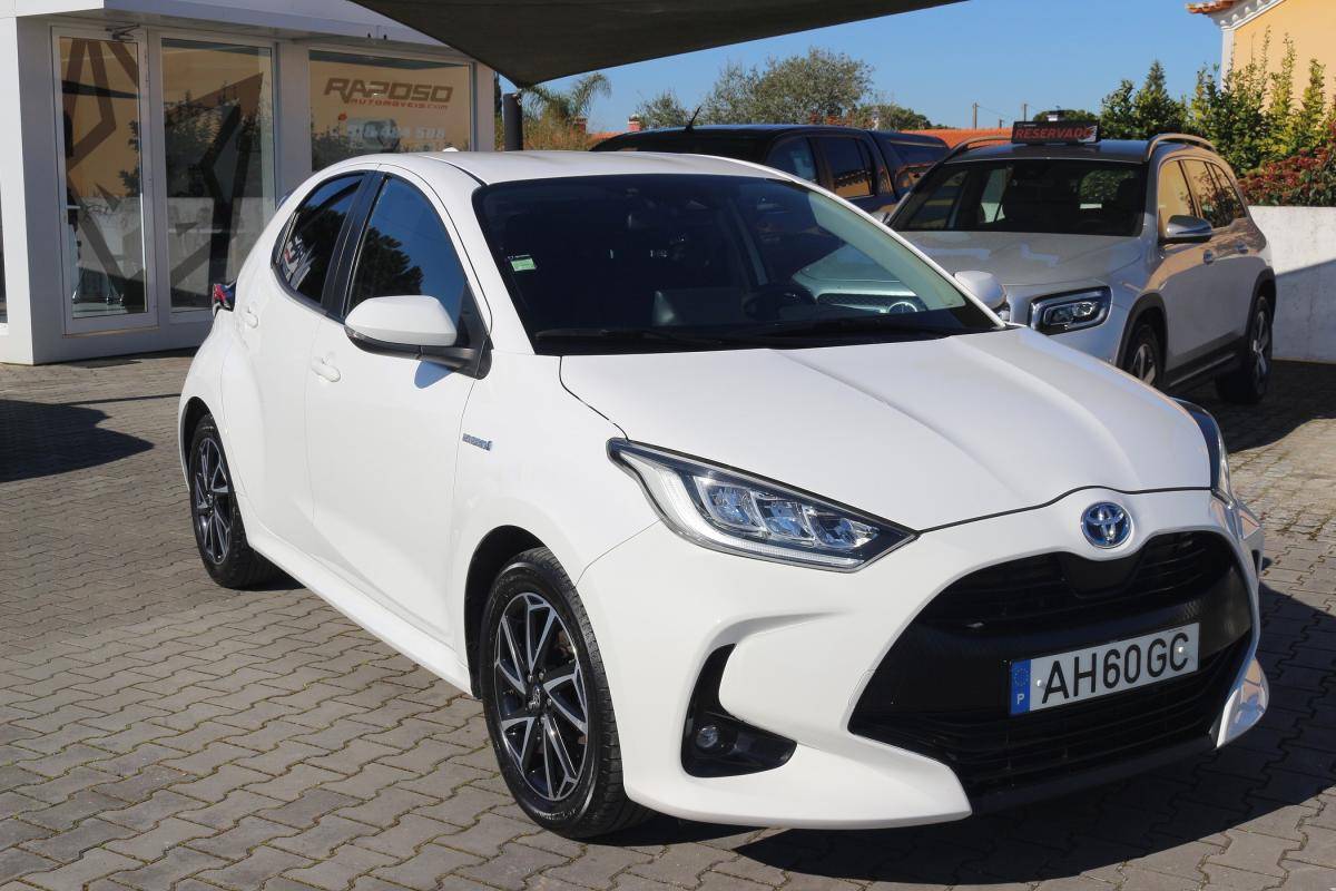 toyota-yaris-2021-hibrido-a-gasolina-1490cc