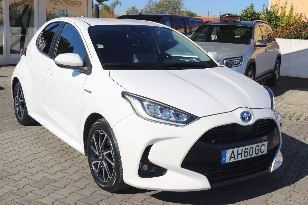 toyota-yaris-2021-hibrido-a-gasolina-1490cc