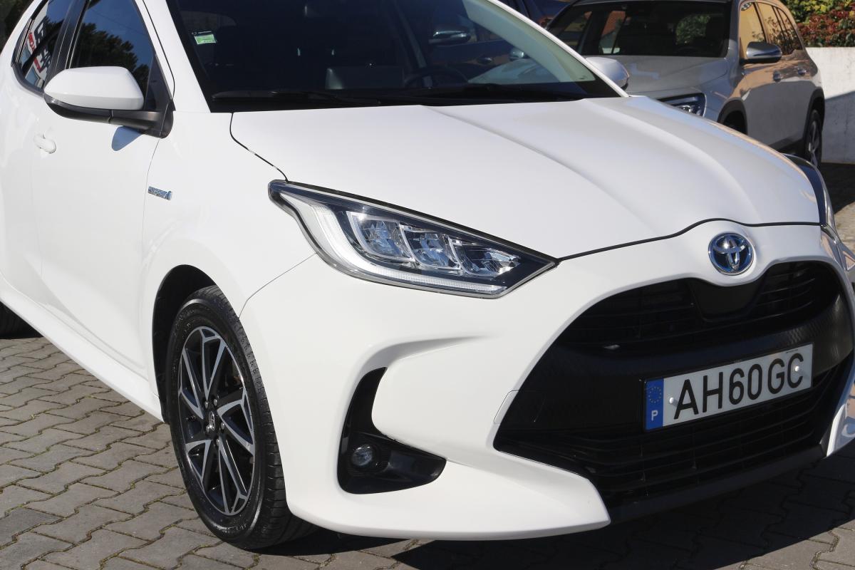 toyota-yaris-2021-hibrido-a-gasolina-1490cc