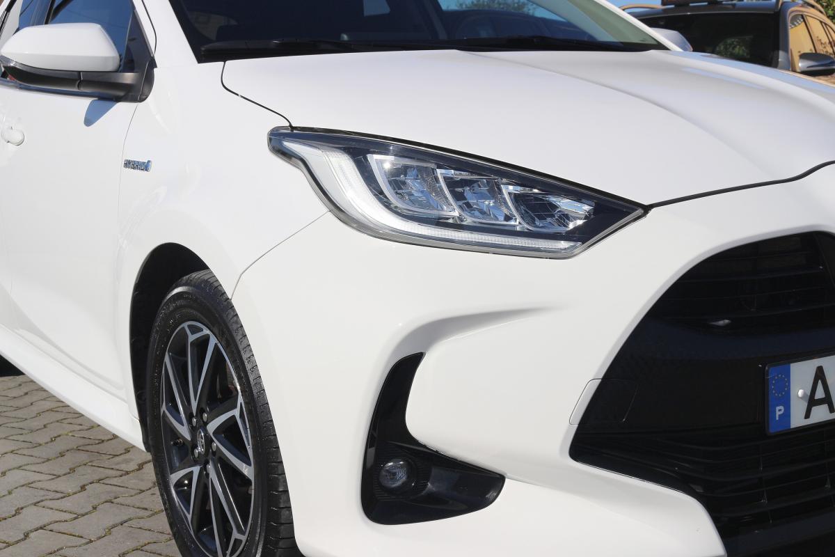 toyota-yaris-2021-hibrido-a-gasolina-1490cc
