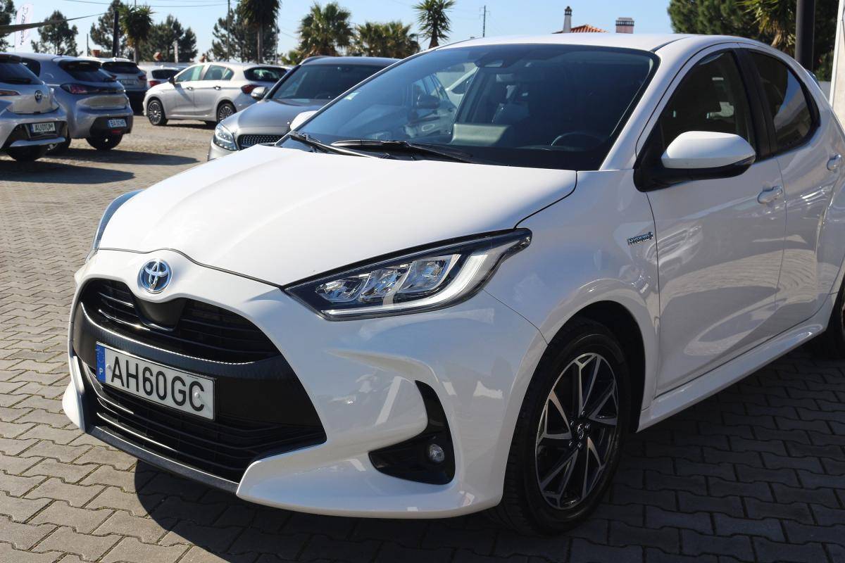 toyota-yaris-2021-hibrido-a-gasolina-1490cc