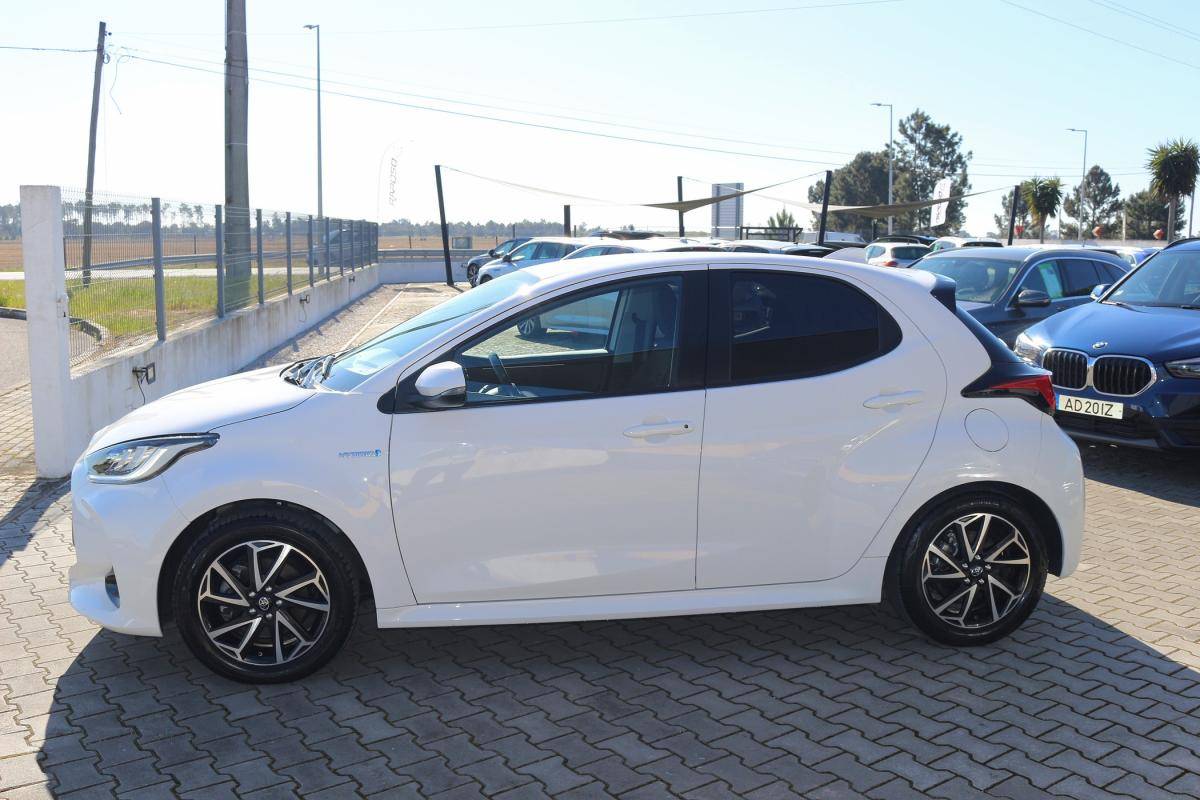 toyota-yaris-2021-hibrido-a-gasolina-1490cc