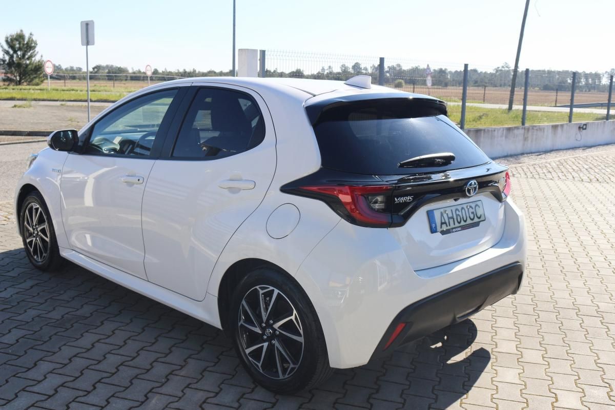 toyota-yaris-2021-hibrido-a-gasolina-1490cc