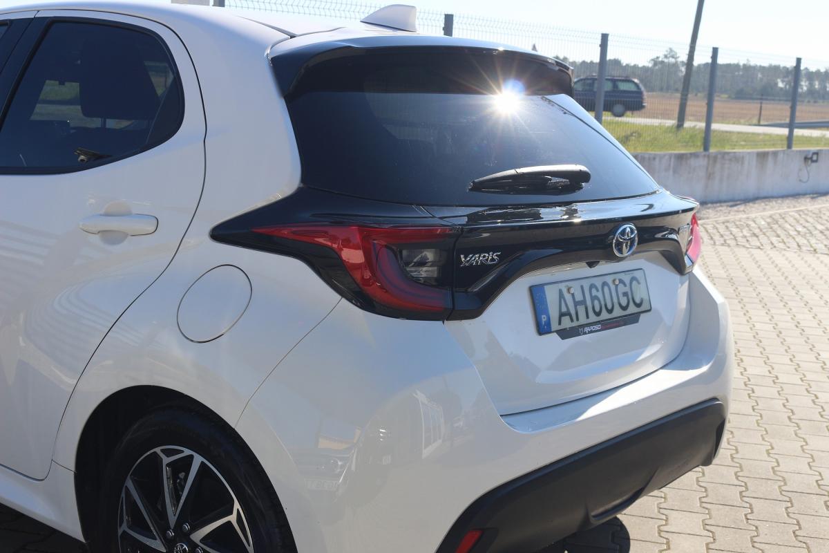 toyota-yaris-2021-hibrido-a-gasolina-1490cc