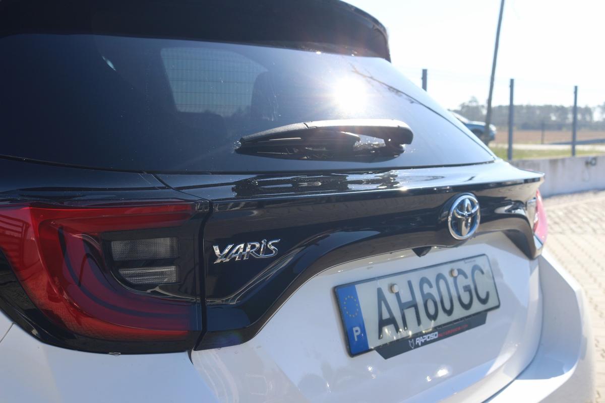 toyota-yaris-2021-hibrido-a-gasolina-1490cc