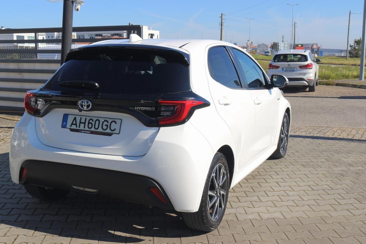 toyota-yaris-2021-hibrido-a-gasolina-1490cc
