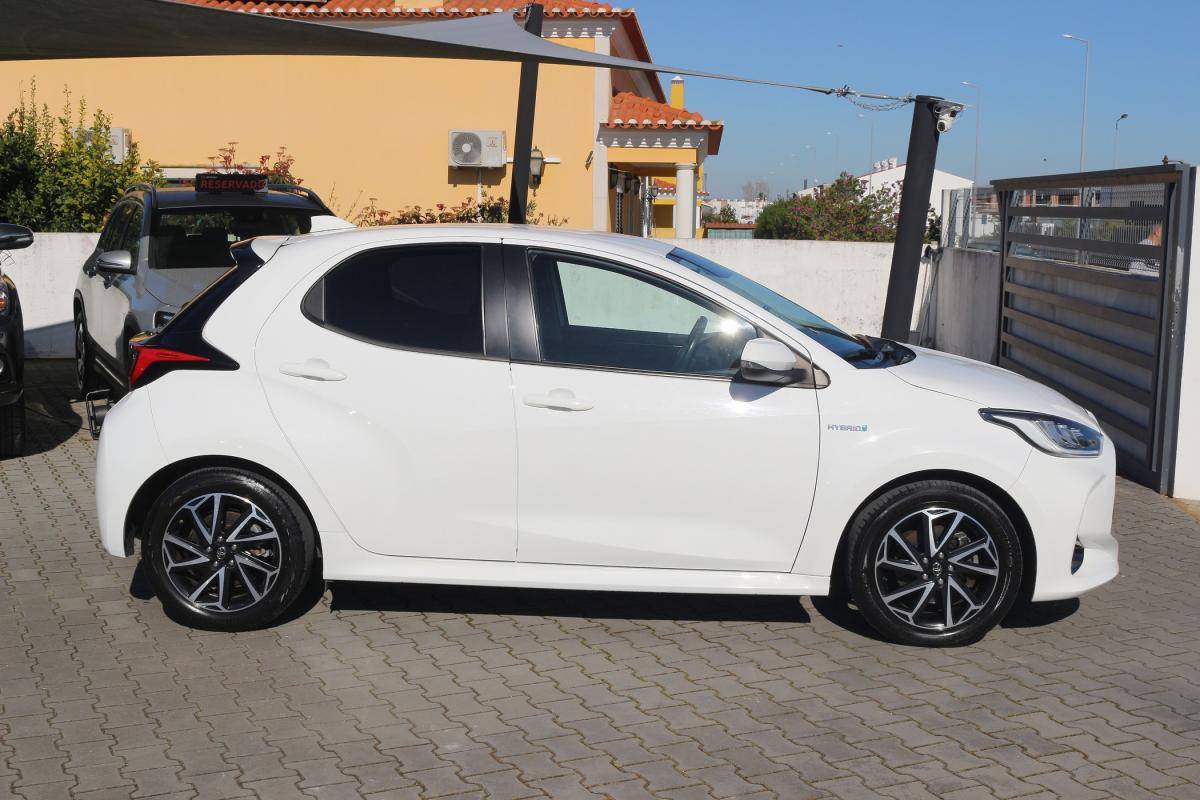 toyota-yaris-2021-hibrido-a-gasolina-1490cc