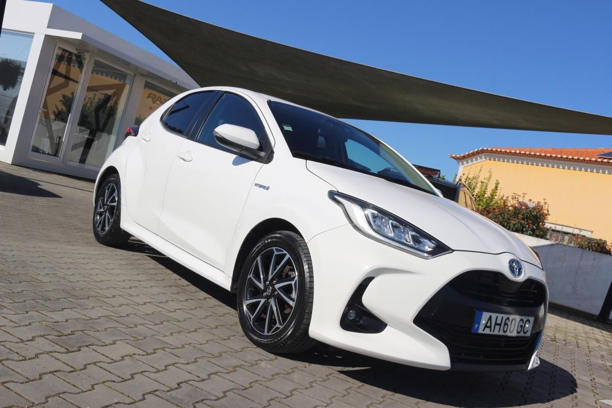 toyota-yaris-2021-hibrido-a-gasolina-1490cc