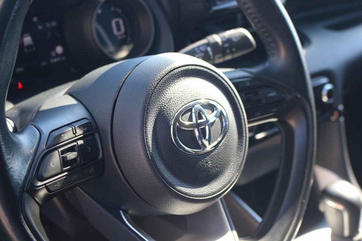 toyota-yaris-2021-hibrido-a-gasolina-1490cc