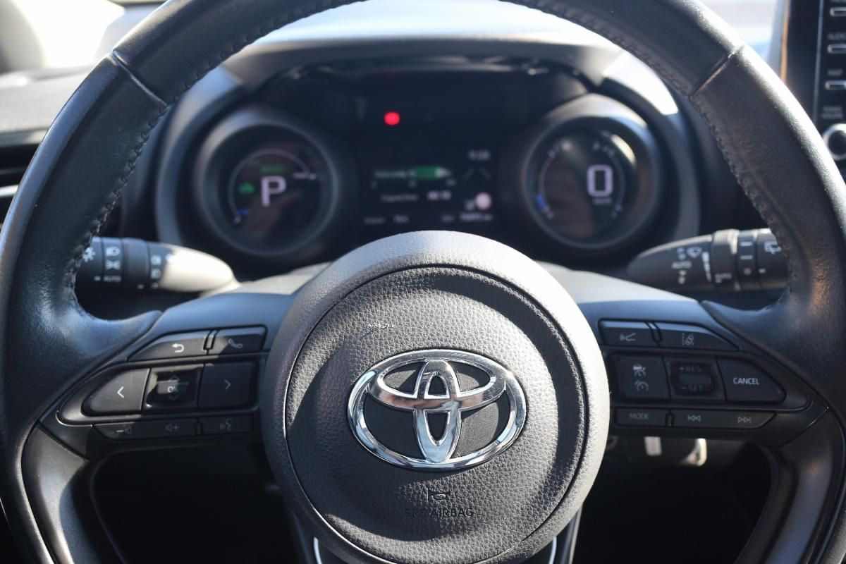 toyota-yaris-2021-hibrido-a-gasolina-1490cc