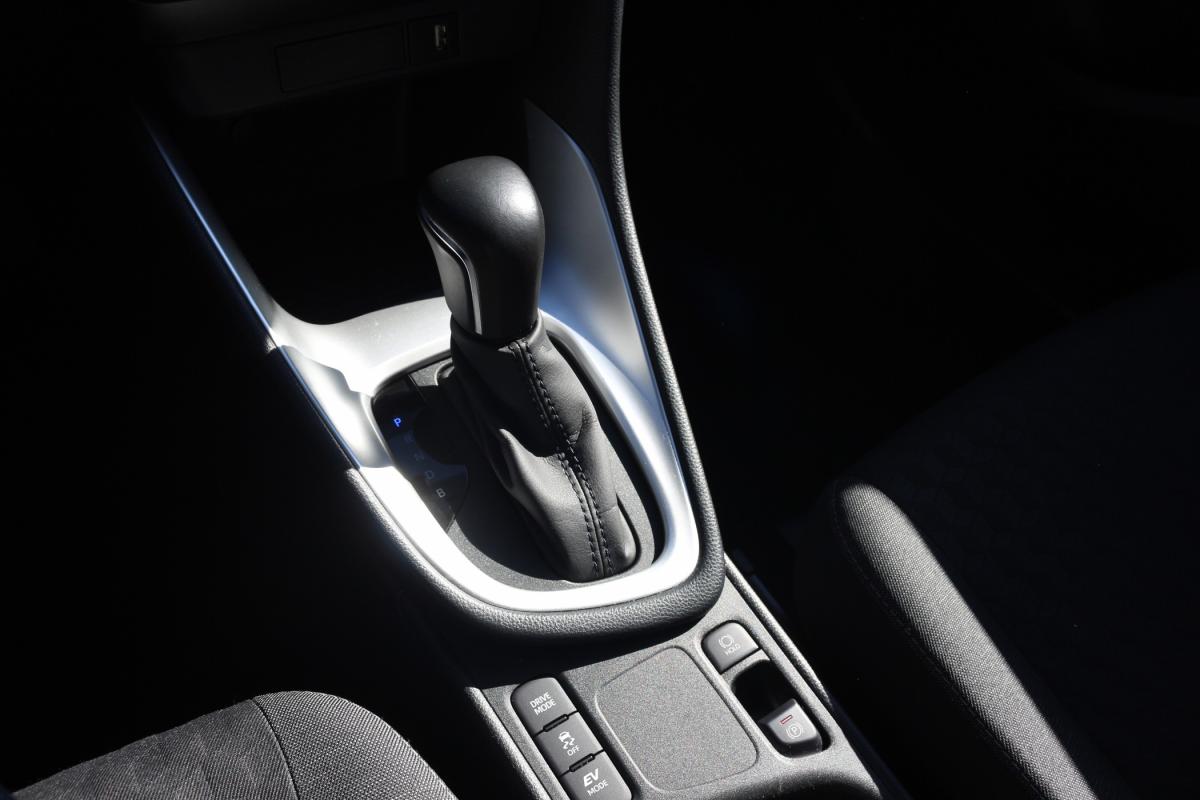 toyota-yaris-2021-hibrido-a-gasolina-1490cc