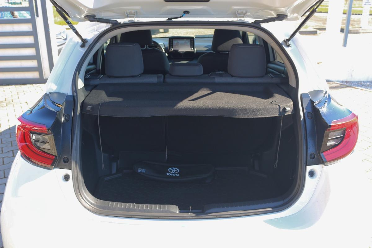toyota-yaris-2021-hibrido-a-gasolina-1490cc