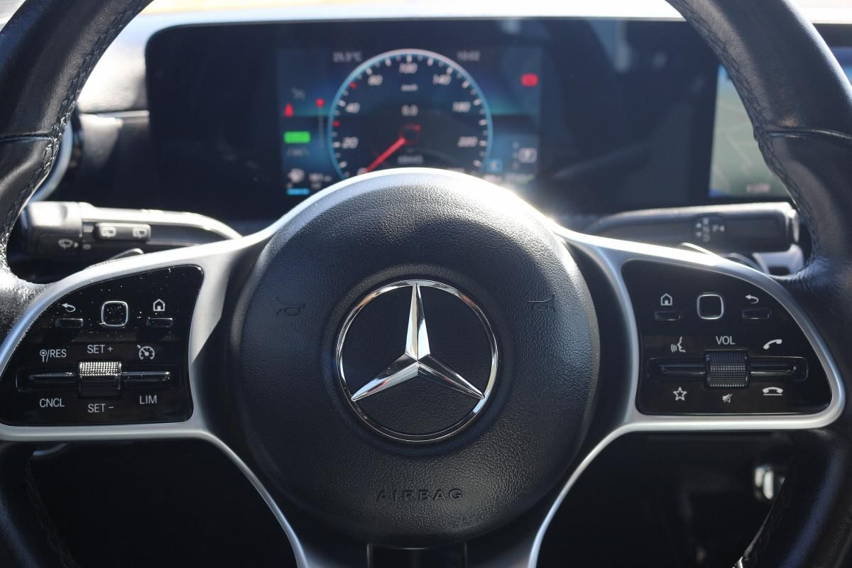 mercedes-benz-classe-a-2022-hibrido-a-gasolina-1332cc
